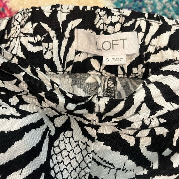 Loft Linen Shorts - Size Small - Picture 2 of 6